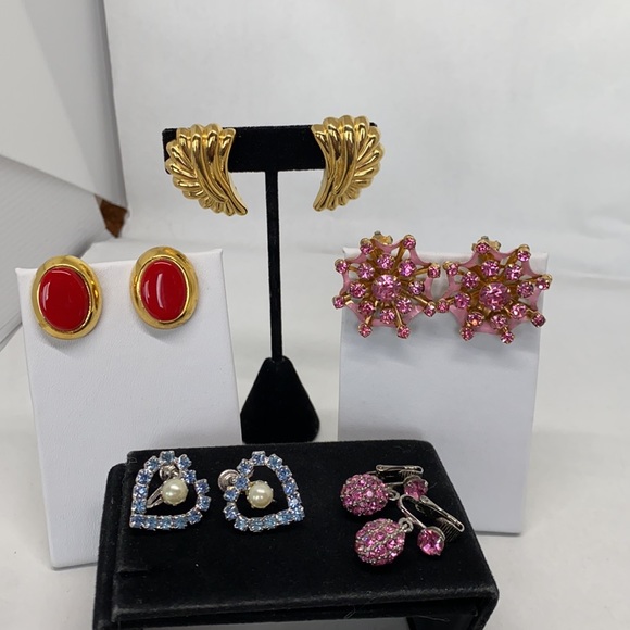 Group lot of vintage non-pierced earrings - Picture 2 of 15